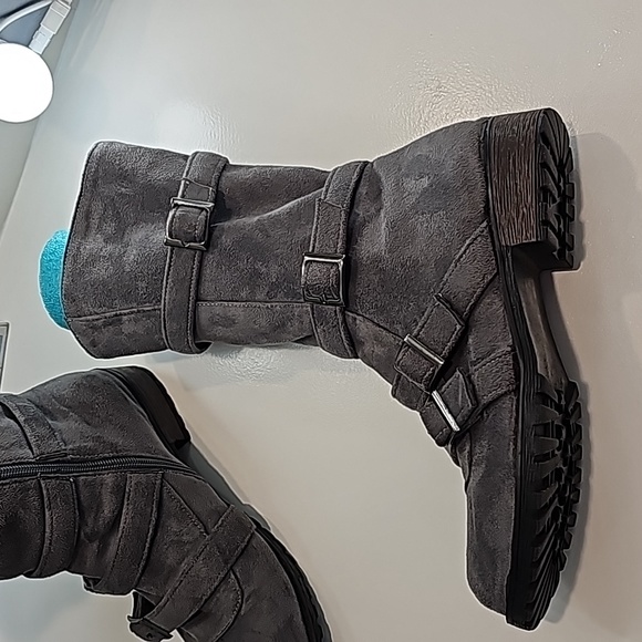 Grey zip up boots Women's 10. - Picture 2 of 6